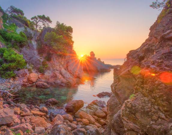 Fall in love with the Costa Brava from the sea!